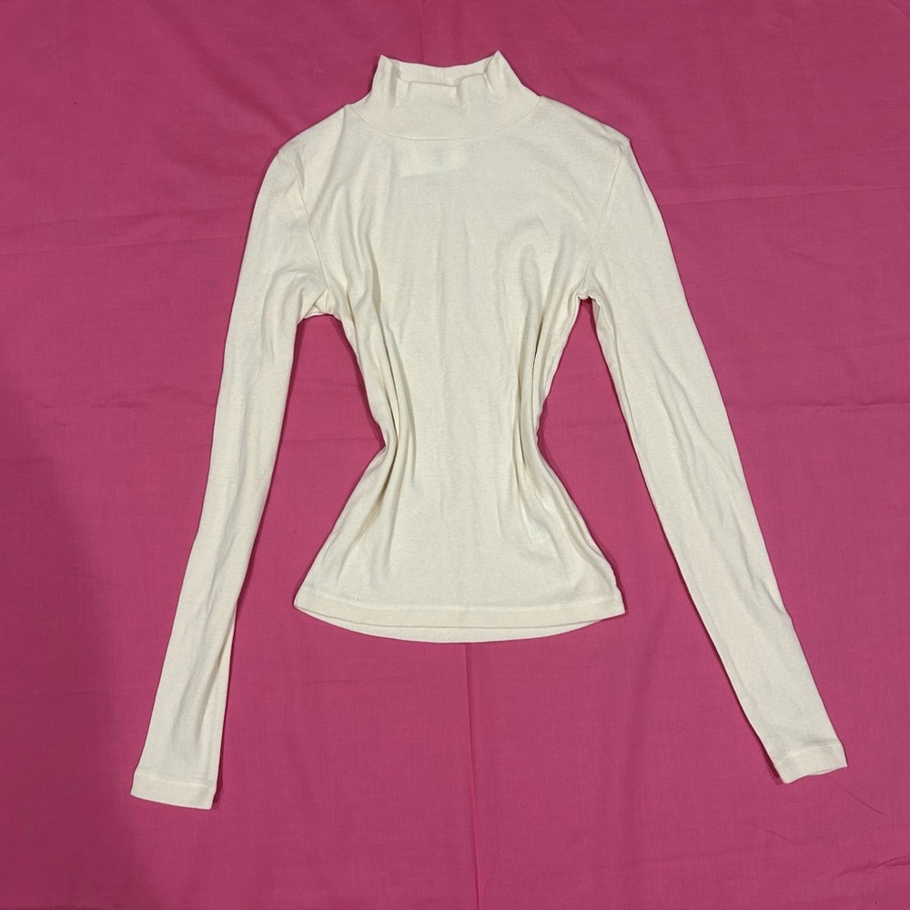 BDG Urban Outfitters NWOT Cream Long Sleeve Women's Top